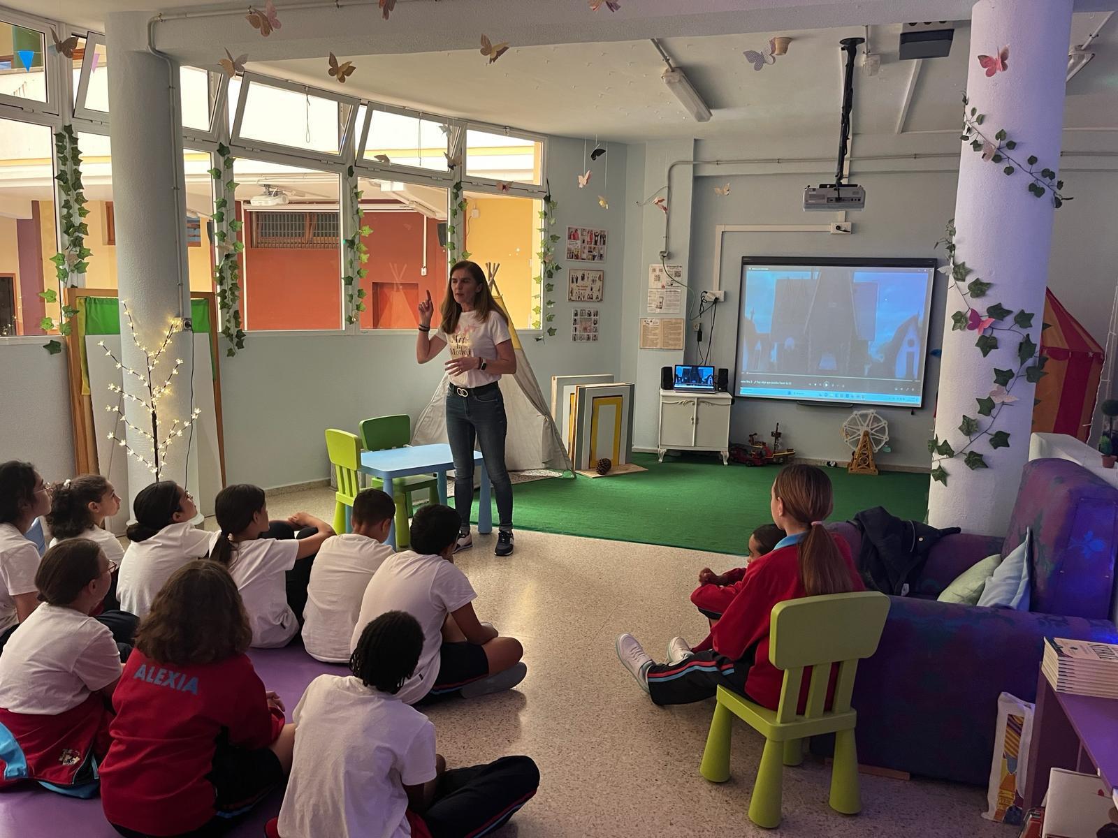 taller con niños en colegio